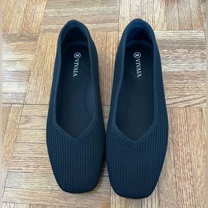 Vivaia square toe v flats